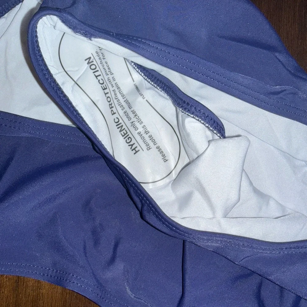 Yonique Navy Blue Swimwear Top with Leaf Pattern & Navy Blue Bottoms - Size 2XL - Picture 5 of 8